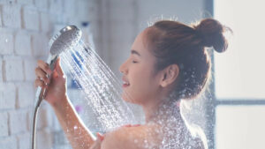 Manfaat Memakai Shower Daripada Bak Mandi Biasa