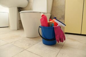 Daftar Alat Pembersih Kamar Mandi