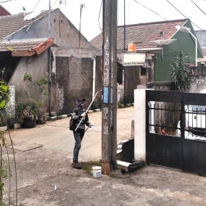 Mengapa Iklan Sedot WC Banyak Ditempel Di Tiang Listrik